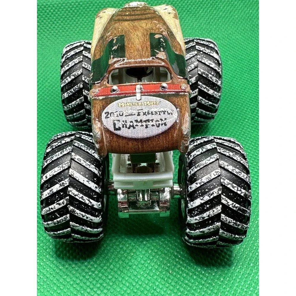 Monster Mutt Hot Wheels Monster Jam Monster Truck 1:55 Scale DieCast‎ Used